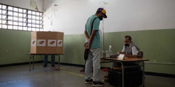 La oposición rechaza posponer la fecha de las primarias