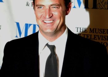 Muere Matthew Perry, estrella de la serie «Friends»