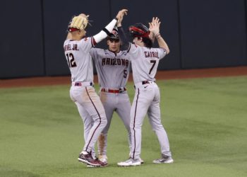 1-9. Los Diamondbacks se dan un festín e igualan 1-1 la Serie Mundial