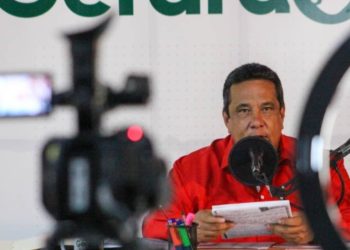 Aeropuerto de Carvajal: el “cuento del gallo pelón”
