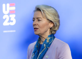 UE: el Nobel de la Paz a Mohammadi inspira a las mujeres que luchan por la libertad