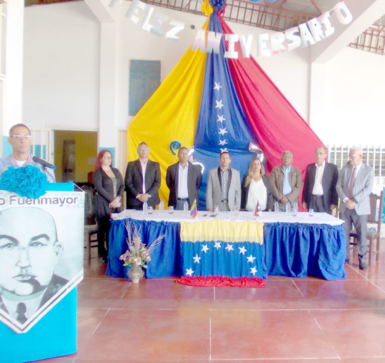 Integrantes del Ayuntamiento de Rafael Rangel orador de orden y representante de la Alcaldía.