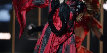 Madonna arranca en Londres su gira mundial con éxitos de cuatro décadas