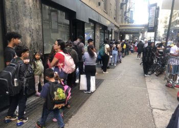 Nueva York vuelve a pedir al tribunal que suspenda la ley que le obliga a proveer alojamiento a los migrantes