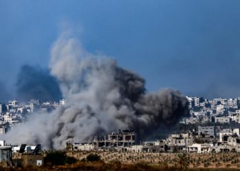 Al menos 145 muertos por bombardeos de Israel en un campo de refugiados del norte de Gaza
