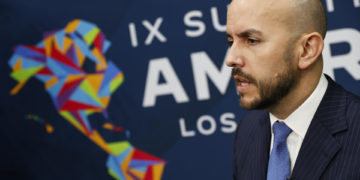 EE.UU. restaurará sanciones a Venezuela si no libera a los tres estadounidenses presos