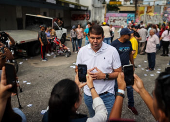 Carlos Prosperi vota y reitera críticas al proceso