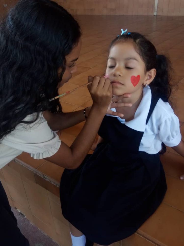 Colegio Fe y Alegría Gonzalo Senior inicia año escolar con nueva mención en Asistente de Farmacia