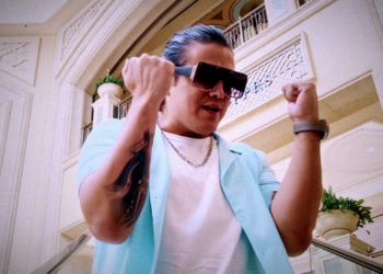 Eric Mestizo presentó «Te Besaré», canción dedicada al amor universal.