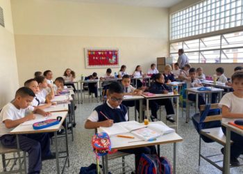 En Mérida 171 000 estudiantes iniciaron el nuevo año escolar