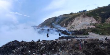 Táchira | Provocan incendio en vertedero de desechos para extraer materiales estratégicos 
