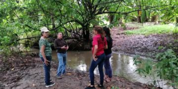 Fomficc inspeccionó un puente y los caños en Obispo Ramos de Lora