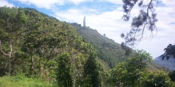 La Peña de la Virgen: lugar de encanto y creencia de un pueblo al Monumento de la Paz