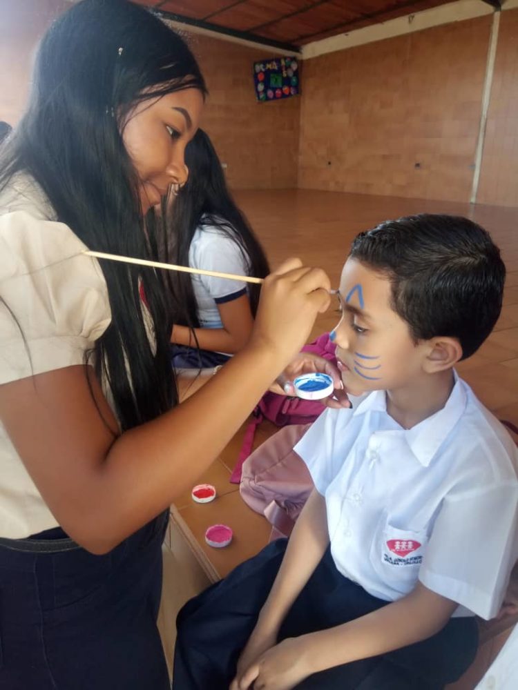 Colegio Fe y Alegría Gonzalo Senior inicia año escolar con nueva mención en Asistente de Farmacia