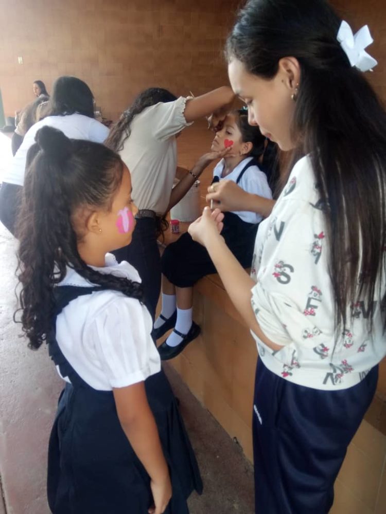 Colegio Fe y Alegría Gonzalo Senior inicia año escolar con nueva mención en Asistente de Farmacia