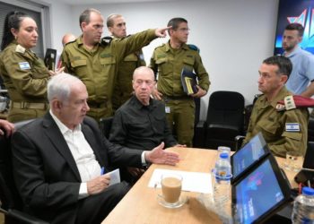 Netanyahu forma gobierno de emergencia junto a Gantz, líder opositor y exjefe del Ejército