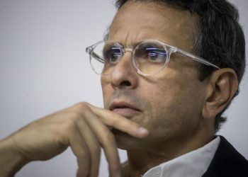 Capriles retira su candidatura dos semanas antes de las primarias