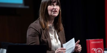 La directora académica del Instituto Cervantes dice que «la presencia del español en África está creciendo»