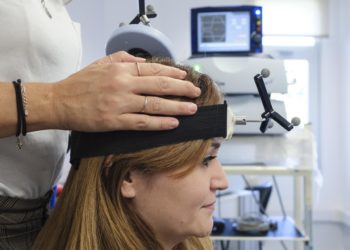 Diseñan el primer implante intraóseo con luz infrarroja para aplicar a personas con discapacidad motora