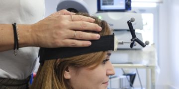 Diseñan el primer implante intraóseo con luz infrarroja para aplicar a personas con discapacidad motora