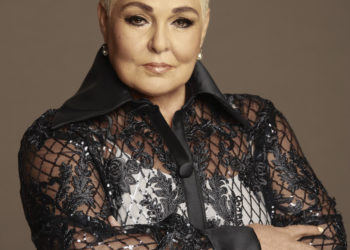 Lupita D’Alessio se retira con nostalgia y «buena actitud» con su gira Gracias Tour