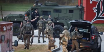 La Policía confirma 18 muertos y trece heridos en el doble tiroteo de Maine (EE.UU.)