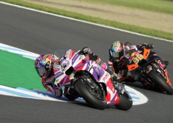 Jorge Martín suma su tercera victoria en una carrera marcada por dos banderas rojas