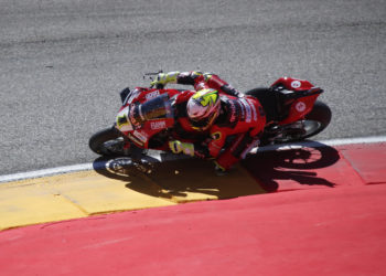 Álvaro Bautista gana en Jerez y se proclama campeón del mundo