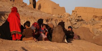 Suben a 2.400 muertos y 2.000 heridos las víctimas de los terremotos en el oeste de Afganistán