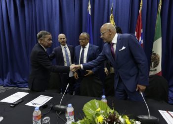 El Gobierno venezolano niega que el acuerdo con la oposición levante inhabilitaciones políticas