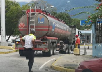 Fallas eléctricas, de agua, combustible y vialidad deteriorada son el día a día de los merideños