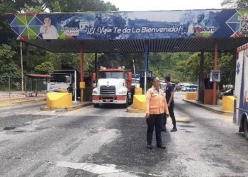 Abren paso intermitente y controlado en la Local 008