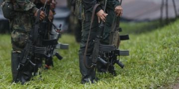 «Paro armado» del ELN causa el desplazamiento de casi 3.000 personas en oeste de Colombia