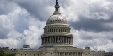 La Cámara Baja de EE.UU. aprueba endurecer las sanciones al petróleo de Irán