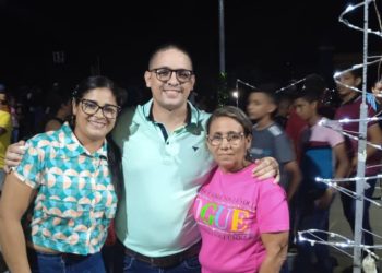 Encendidas luces de Navidad en sectores de la parroquia Junín