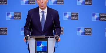 Stoltenberg pide prolongar el alto el fuego en la guerra de Gaza