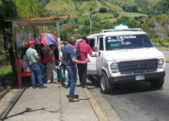 Estudiantes reclaman que transportistas de Boconó no les quieren brindar el servicio