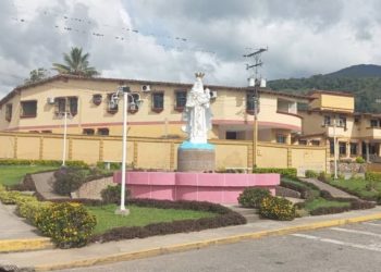 Conare hace mantenimiento a la plazoleta de La Virgen del Carmen en Boconó