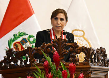 La fiscal general de Perú oficializa el cese de la jefa del equipo especial que la investiga
