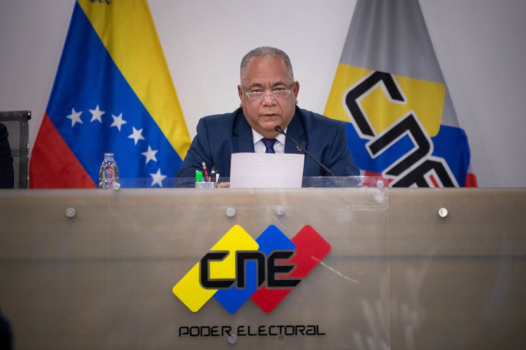 Imagen de archivo del presidente del Consejo Nacional Electoral (CNE), Elvis Amoroso. EFE/ Rayner Peña R.