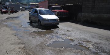 Intransitable y sin alumbrado público está el Mercado Municipal de Valera