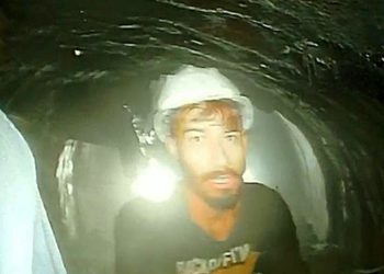 Comparten el primer vídeo de los obreros indios atrapados en un túnel desde hace 10 días