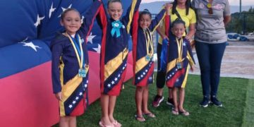Siete medallas con cuatro doradas para Trujillo en natación artística