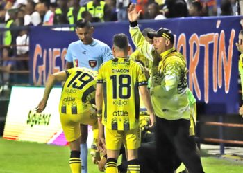 Aurinegros ponen la mira en Academia de Puerto Cabello