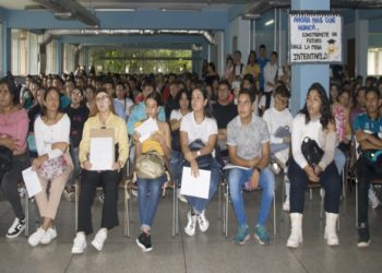 Jóvenes optan por educarse en el NURR