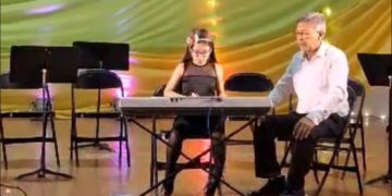 Con más de un centenar de niños en escena el CIAV dio la bienvenida a la Navidad