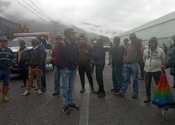 Cierran Av. El Samán en Boconó por irregularidades en el surtido de combustible