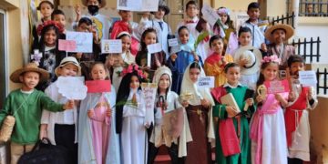 Niños del Colegio Fátima de Boconó realizan representación del Día de los Santos