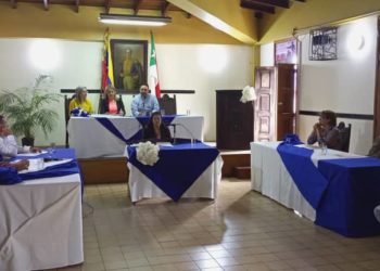 Realizan sesión especial con motivo del 79 aniversario del Seguro Social