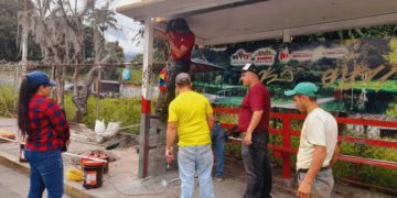 Modernizan paradas de transporte público en Boconó